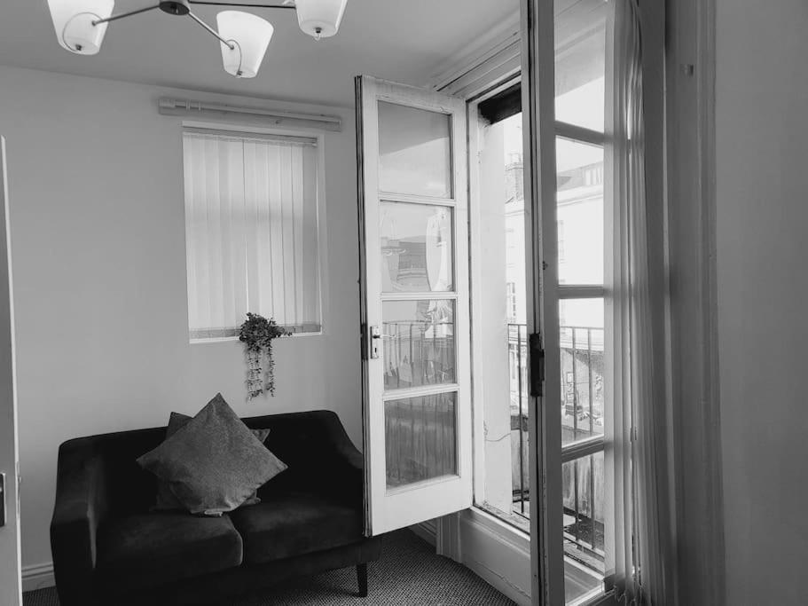 High Street, 2 Bed, Newly Refurb Apartment Leamington Spa Ngoại thất bức ảnh